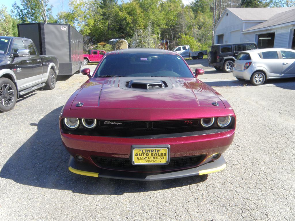 2018 Dodge Challenger Image 2