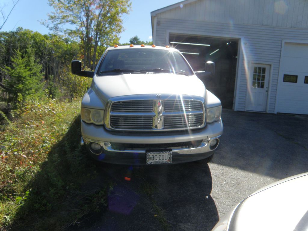 2004 Dodge Ram 3500 Image 2
