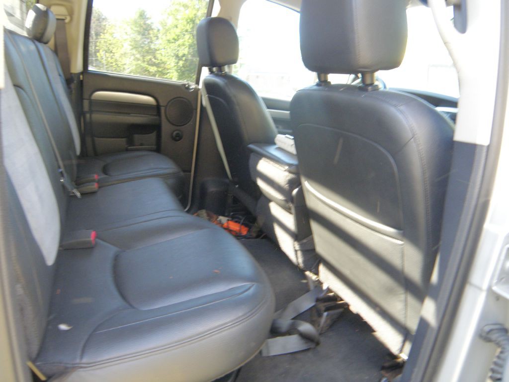 2004 Dodge Ram 3500 Image 21