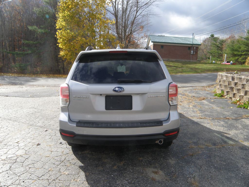 2018 Subaru Forester Image 6