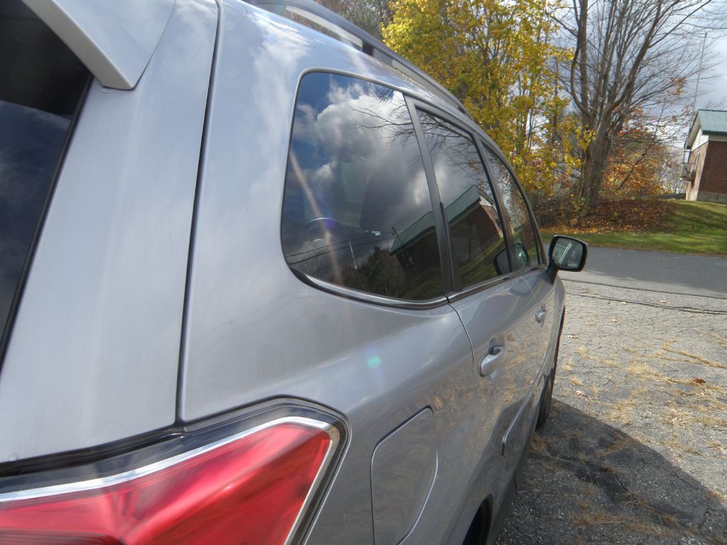 2018 Subaru Forester Image 12