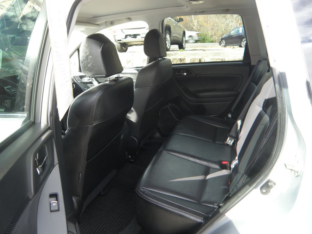 2018 Subaru Forester Image 18