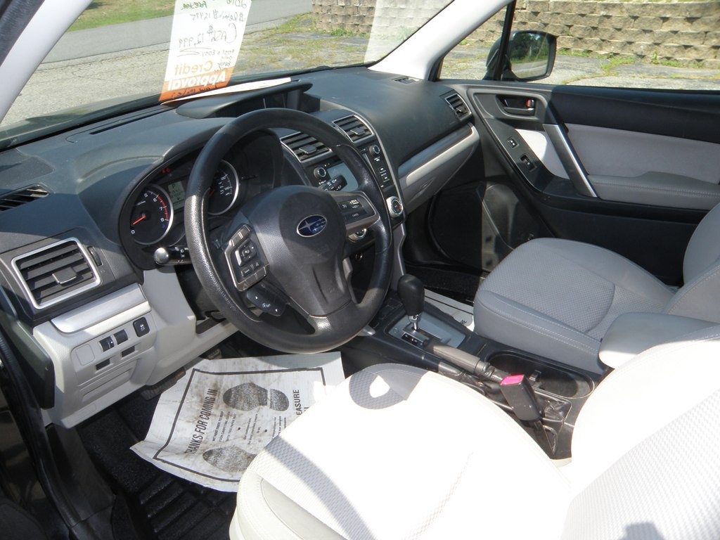 2016 Subaru Forester Image 10