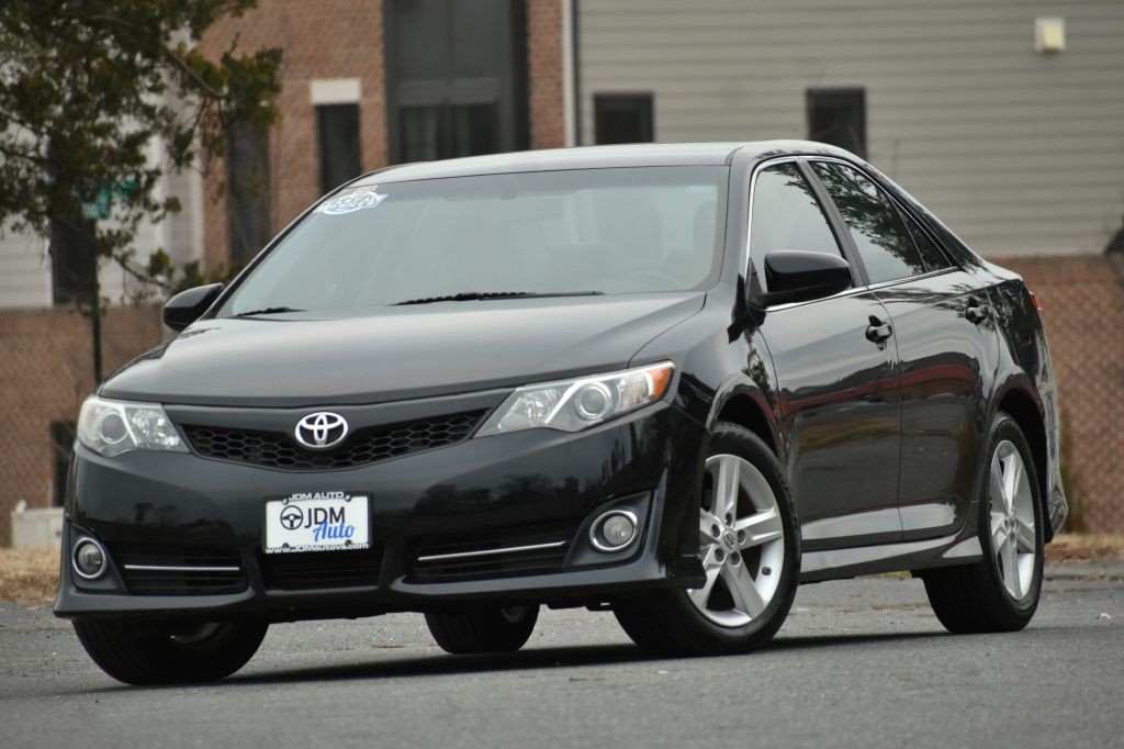 2012 Toyota Camry Image 1