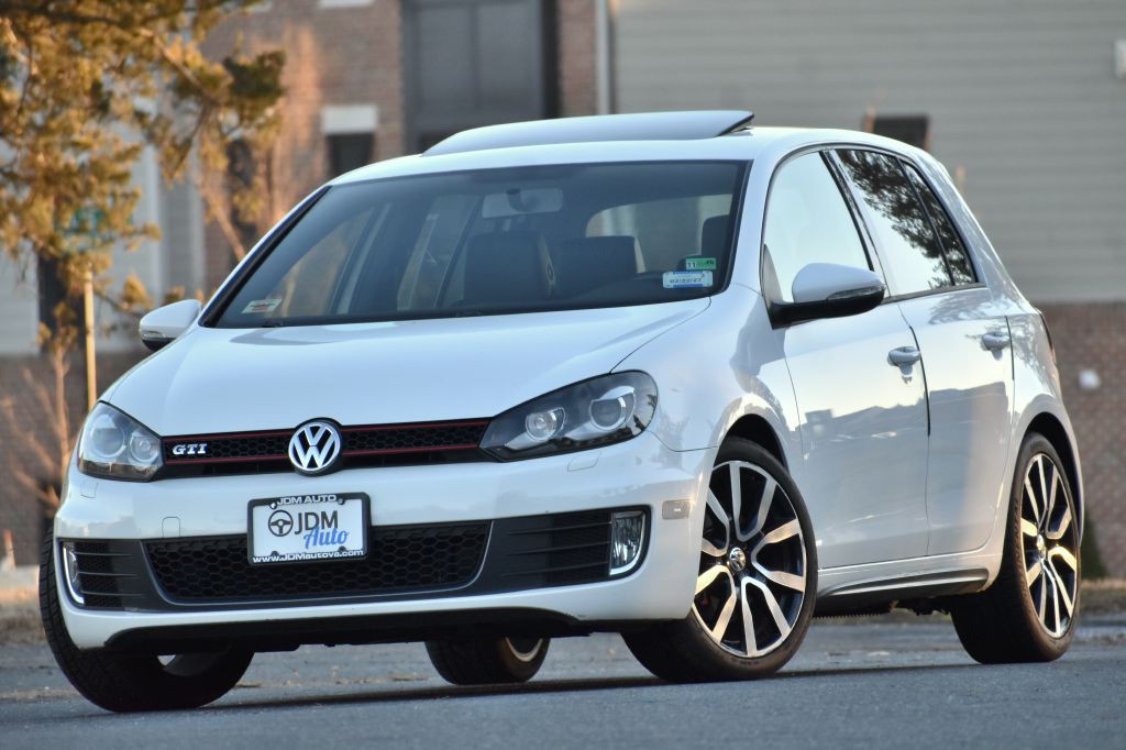 2013 Volkswagen GTI Image 1