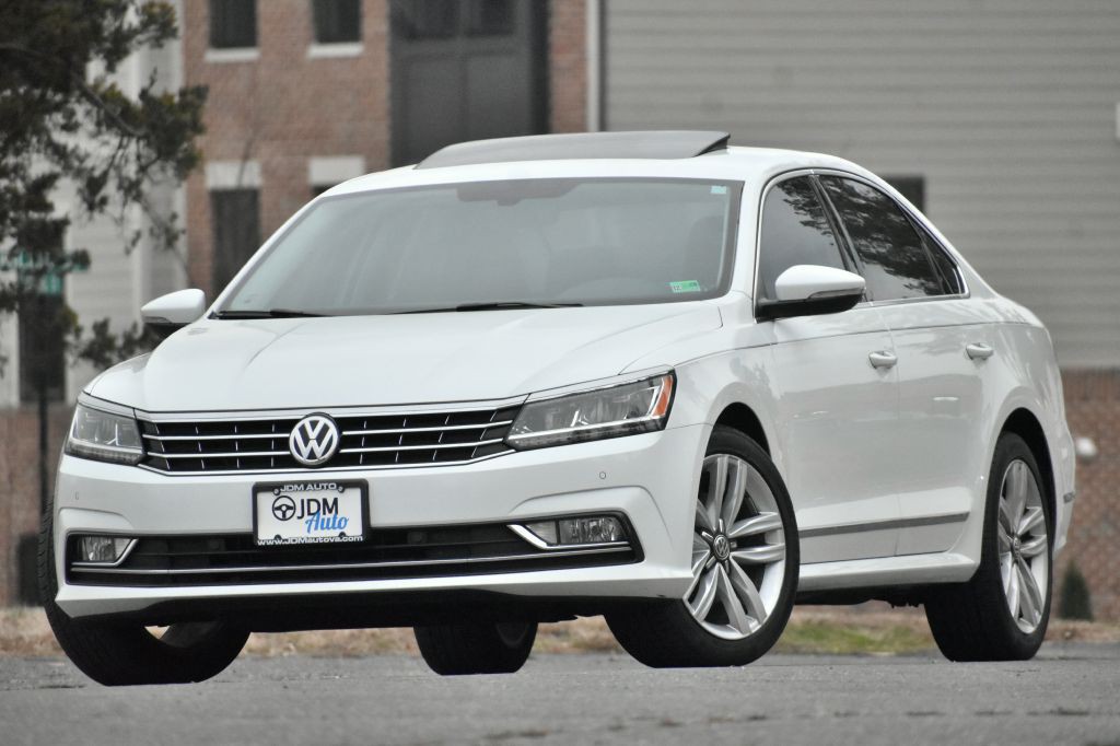 2017 Volkswagen Passat Image 1