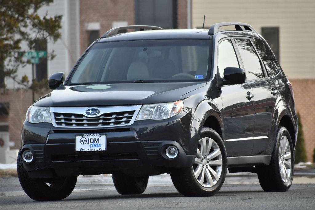 2013 Subaru Forester Image 1