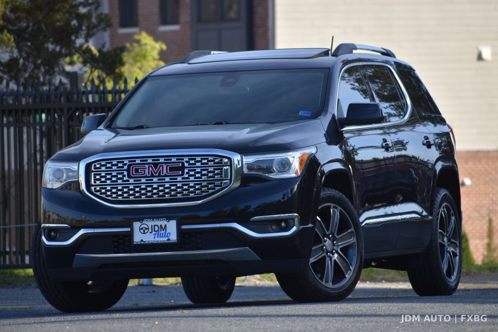 2017 GMC Acadia Image 1