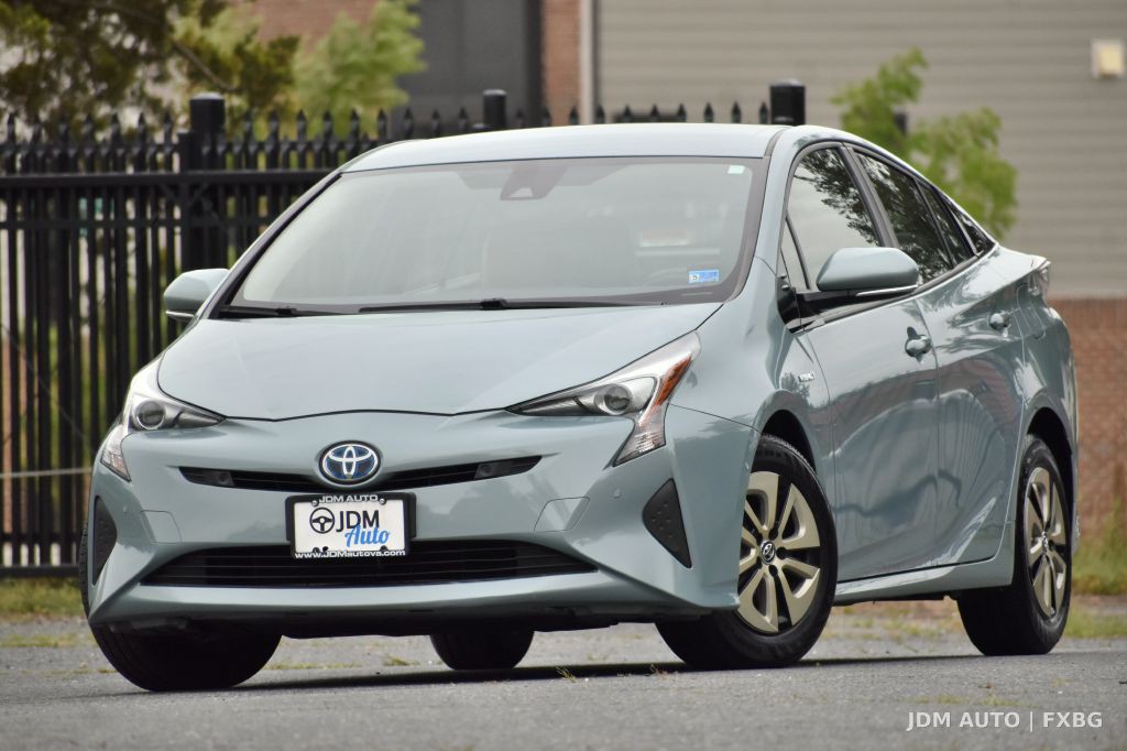 2017 Toyota Prius Image 1