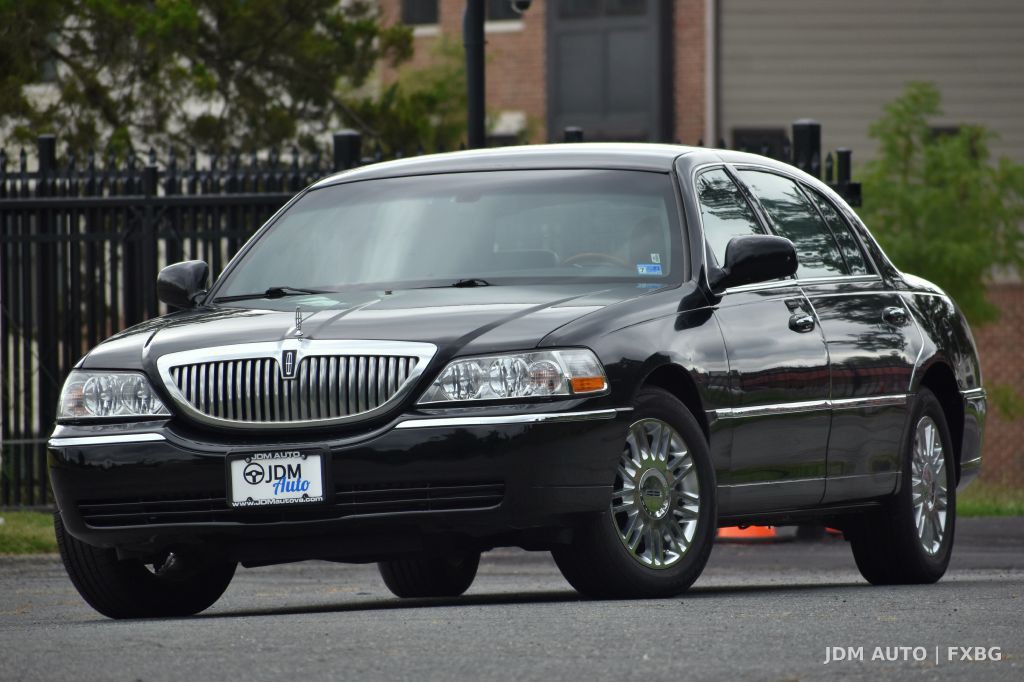 2008 Lincoln Town Car Image 1