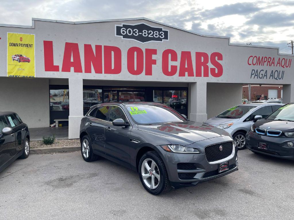 2019 Jaguar F-PACE Image 2