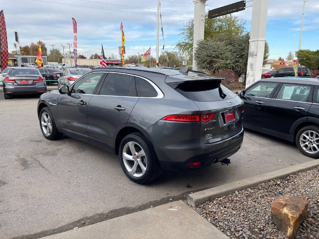 2019 Jaguar F-PACE Image 4