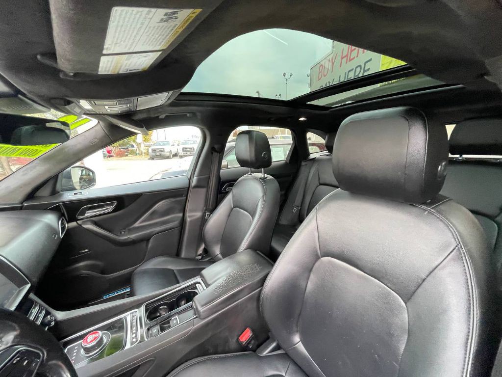 2019 Jaguar F-PACE Image 27
