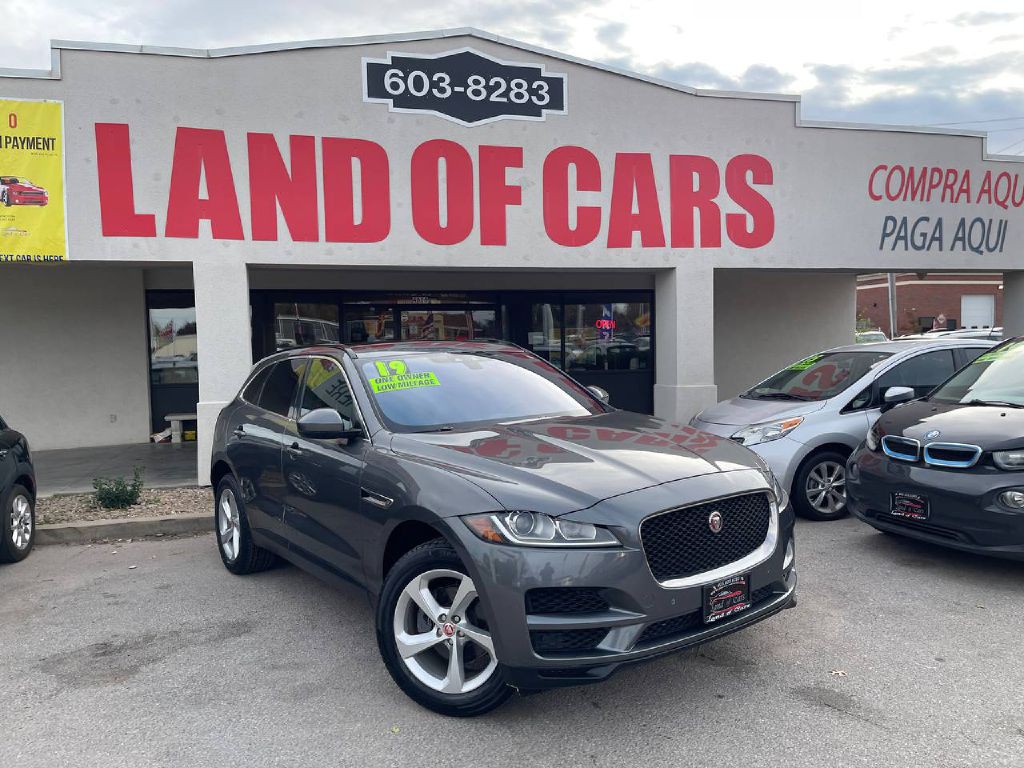 2019 Jaguar F-PACE Image 41