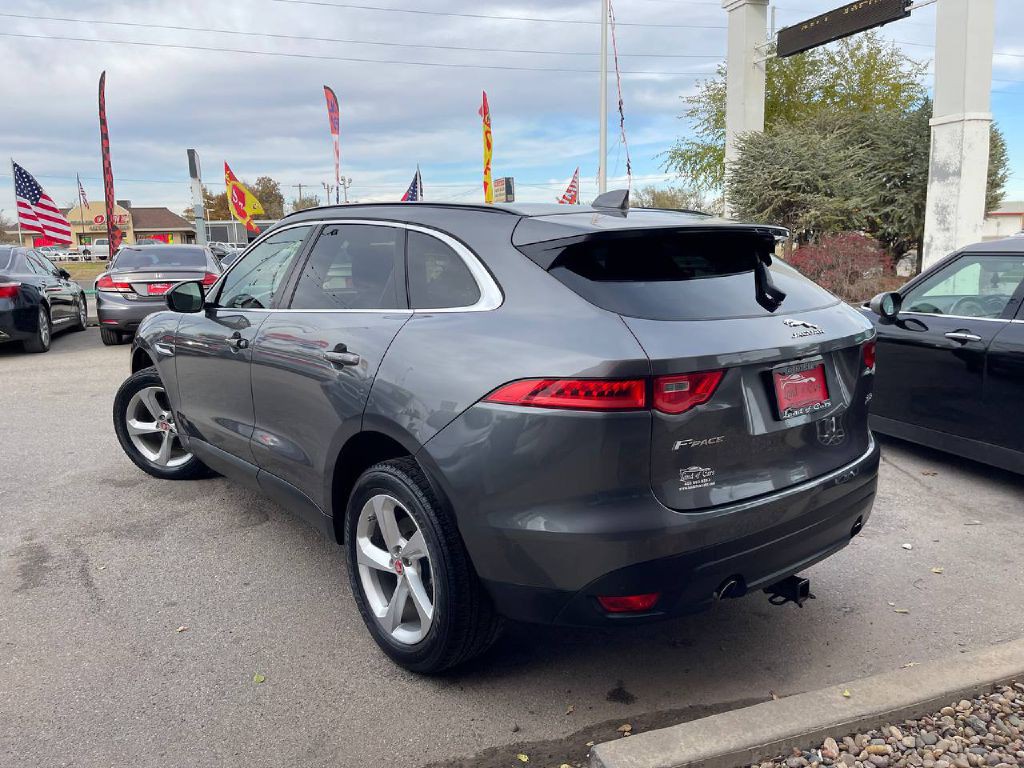 2019 Jaguar F-PACE Image 42