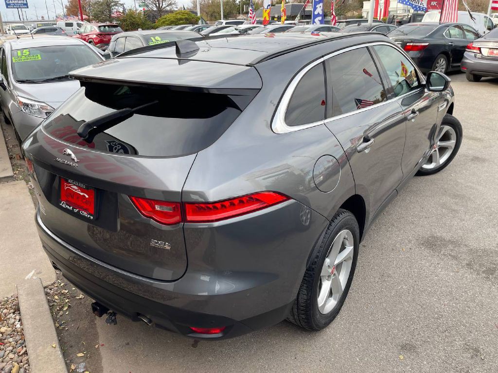 2019 Jaguar F-PACE Image 44