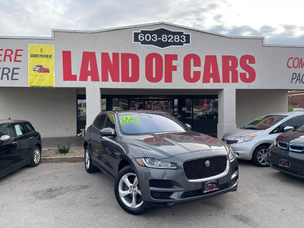 2019 Jaguar F-PACE Image 45
