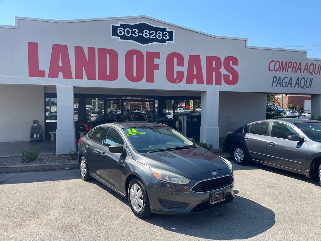2016 Ford Focus Image 2