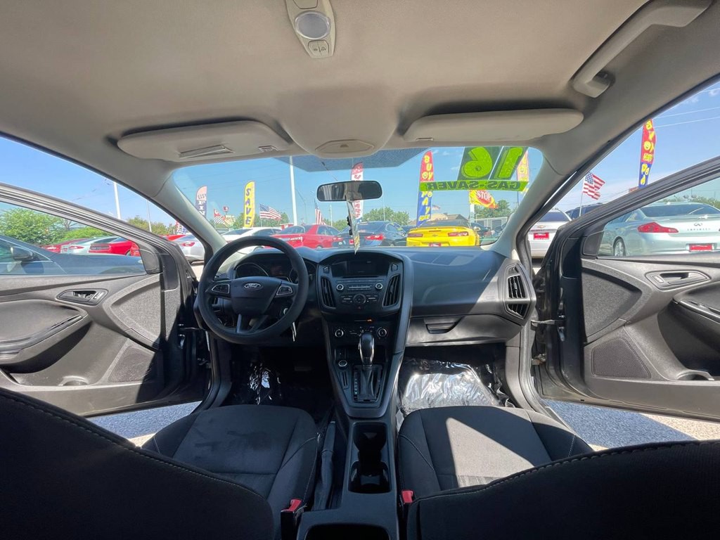 2016 Ford Focus Image 15