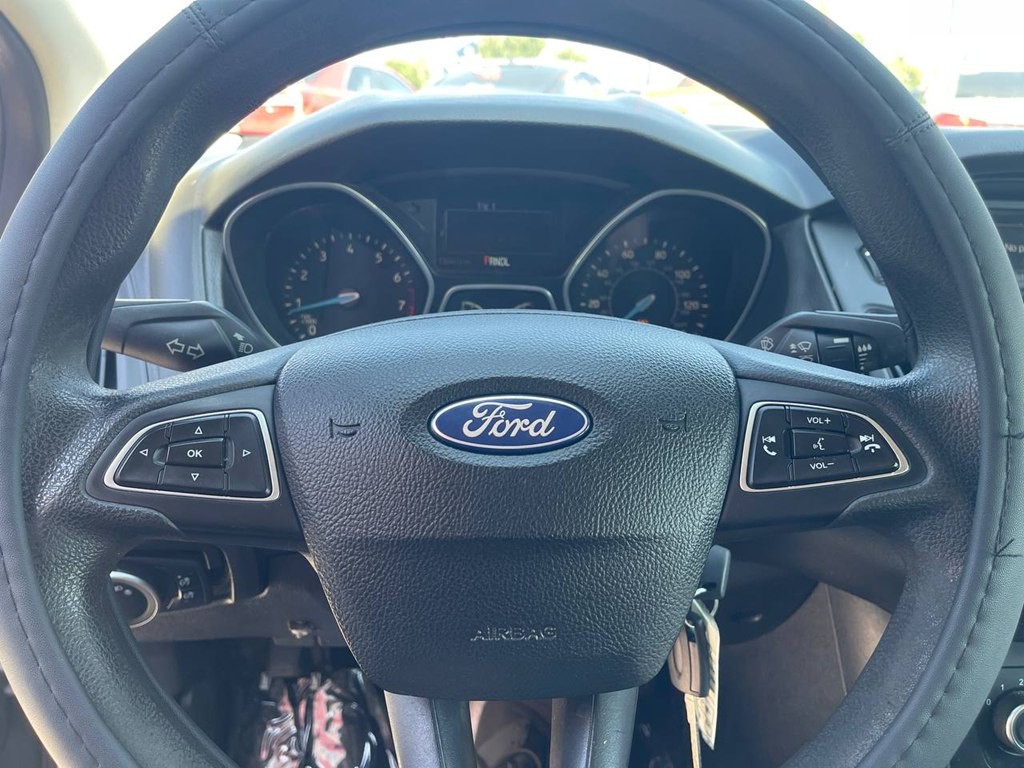 2016 Ford Focus Image 24
