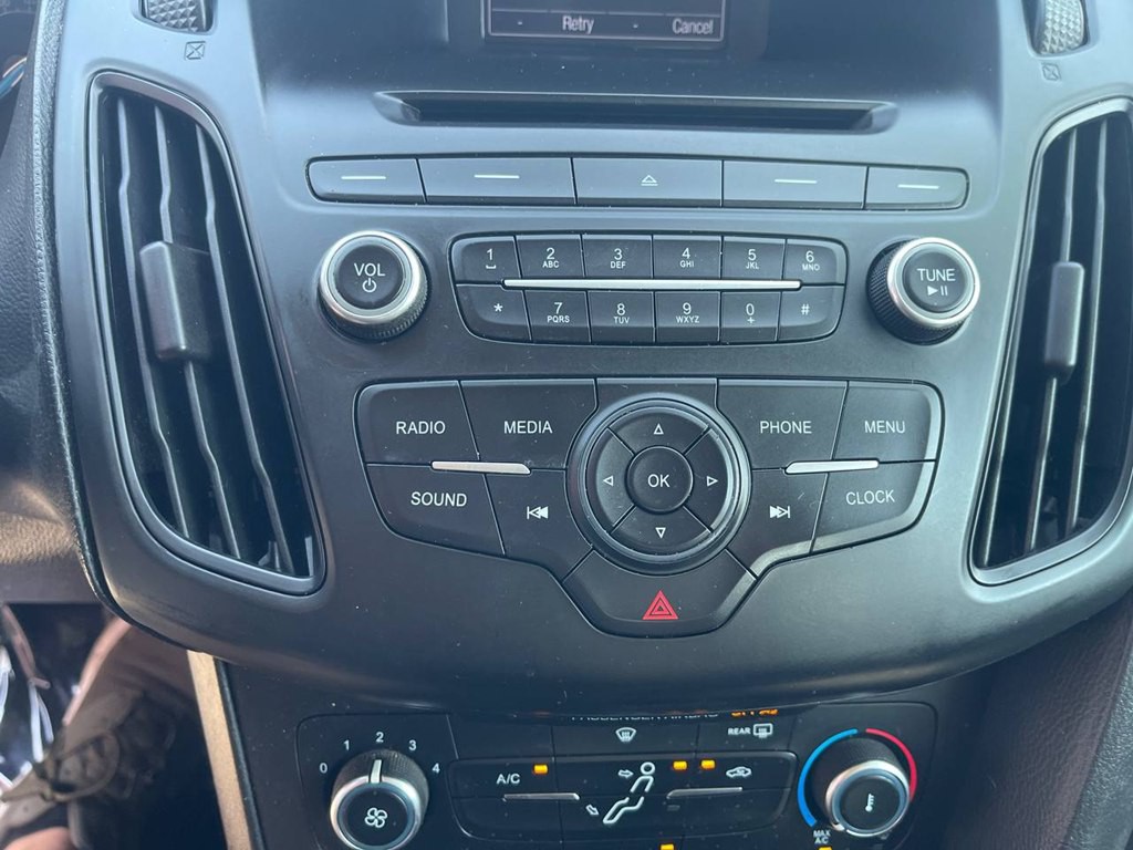 2016 Ford Focus Image 31