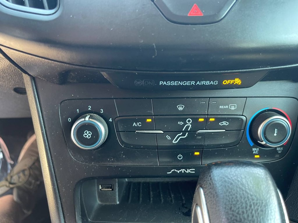 2016 Ford Focus Image 32