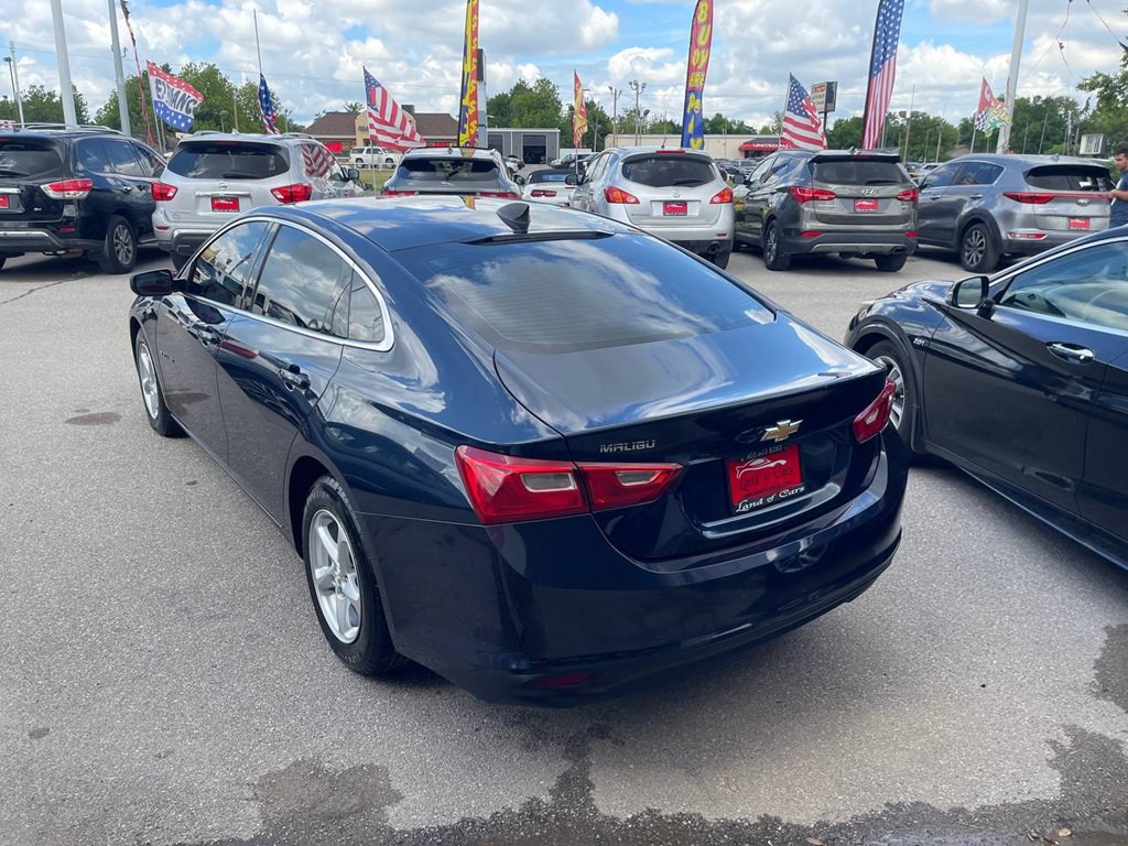 2017 Chevrolet Malibu Image 4