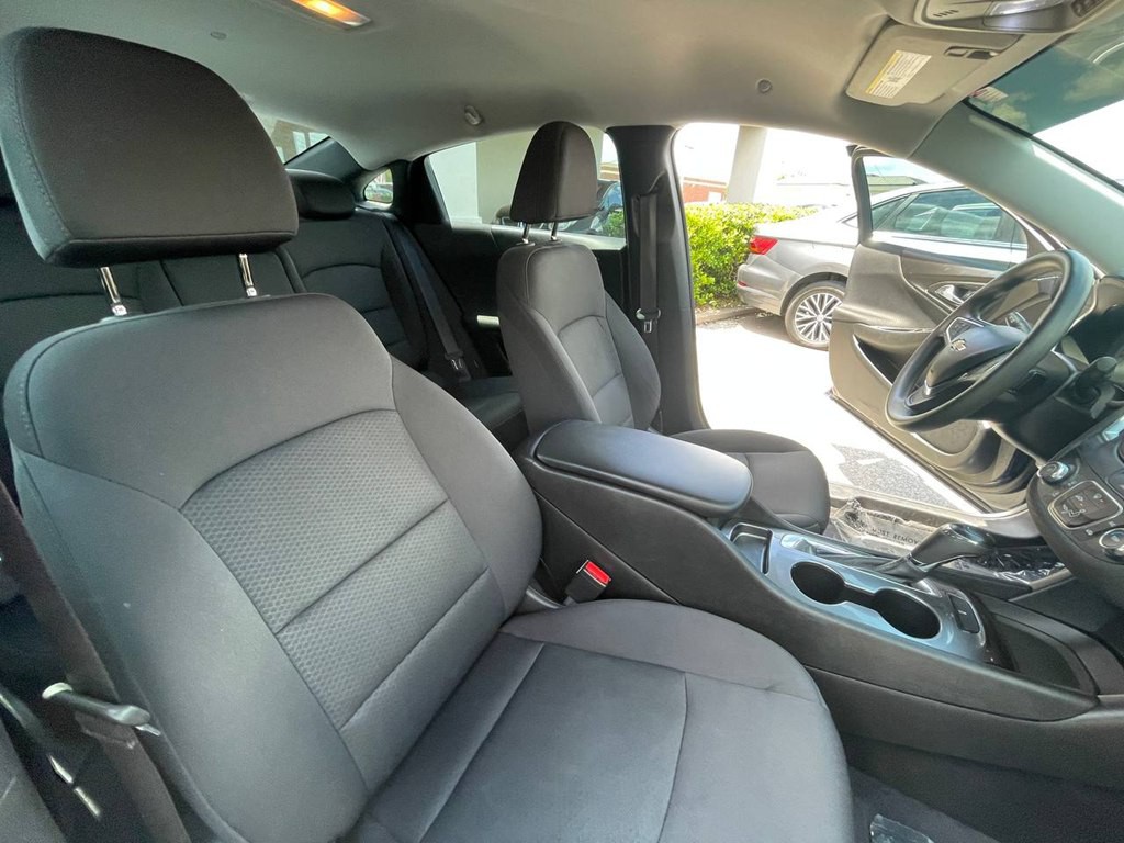 2017 Chevrolet Malibu Image 20