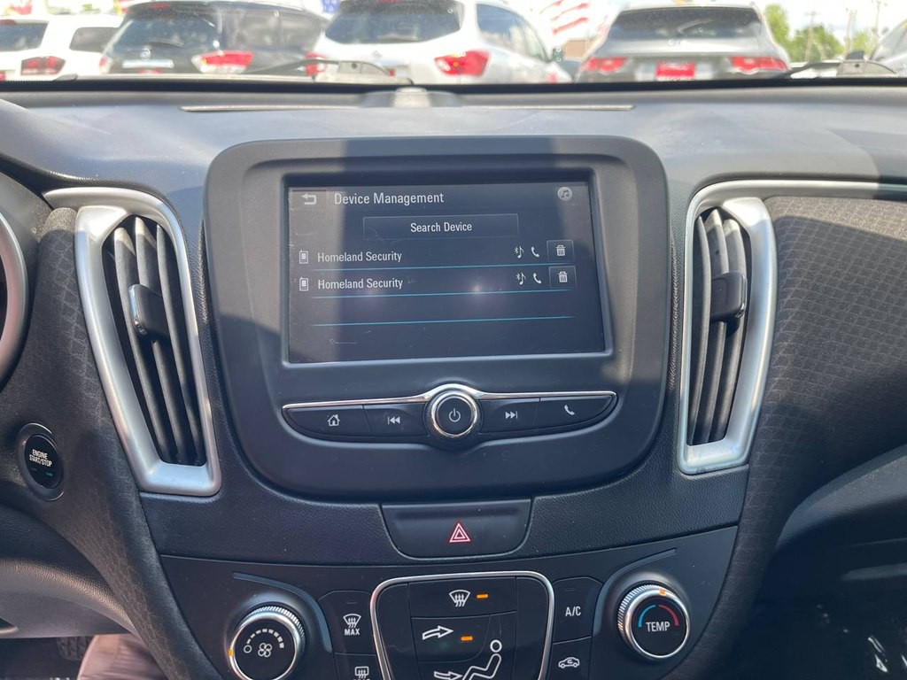 2017 Chevrolet Malibu Image 31