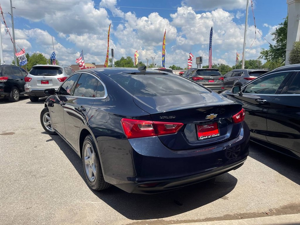2017 Chevrolet Malibu Image 36