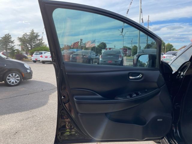 2014 Nissan Leaf Image 10