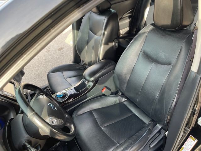 2014 Nissan Leaf Image 31