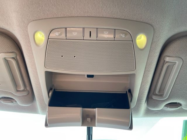 2014 Nissan Leaf Image 45