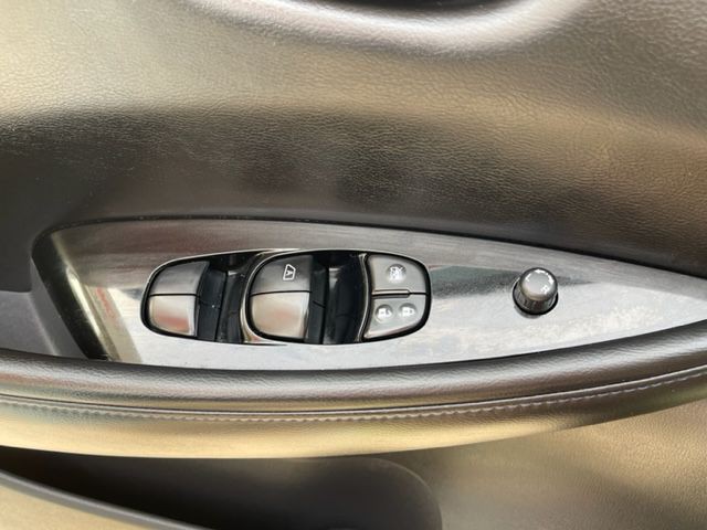 2014 Nissan Leaf Image 48