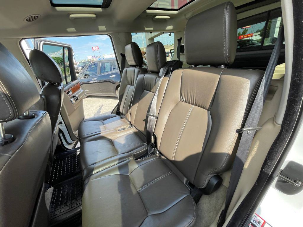2013 Land Rover LR4 Image 18