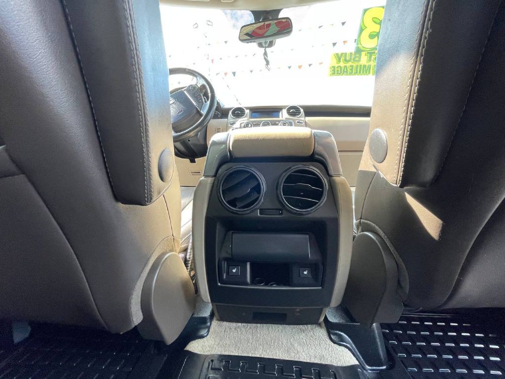 2013 Land Rover LR4 Image 25