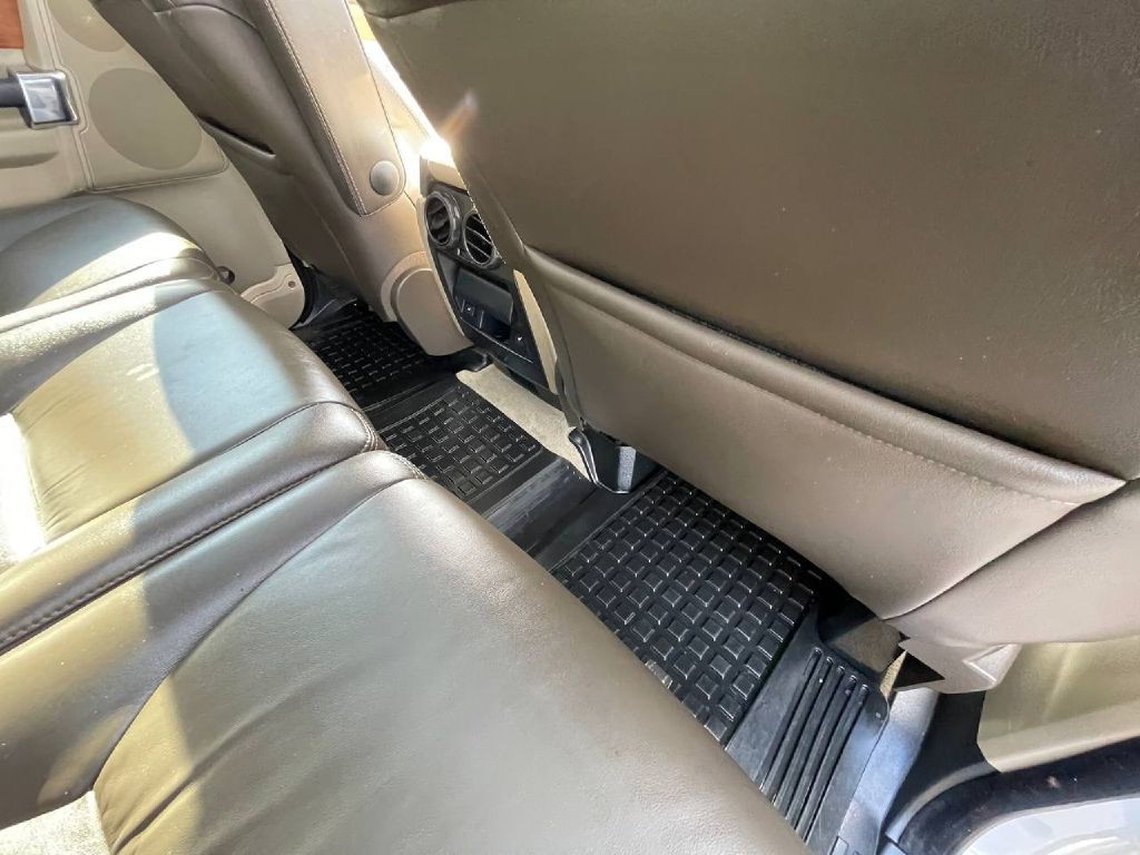 2013 Land Rover LR4 Image 26