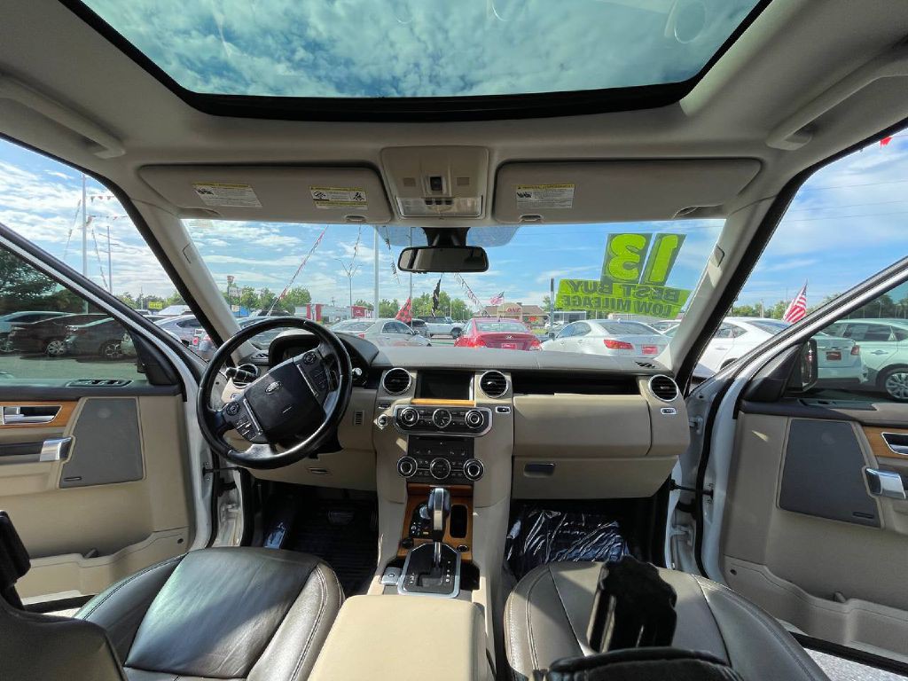 2013 Land Rover LR4 Image 30