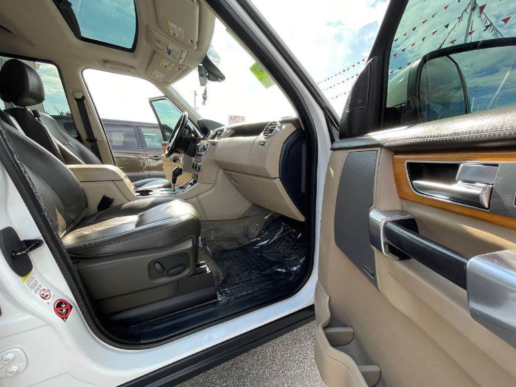 2013 Land Rover LR4 Image 31