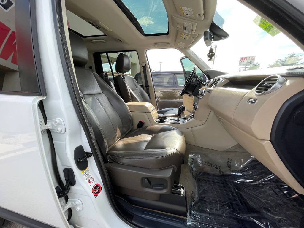 2013 Land Rover LR4 Image 32