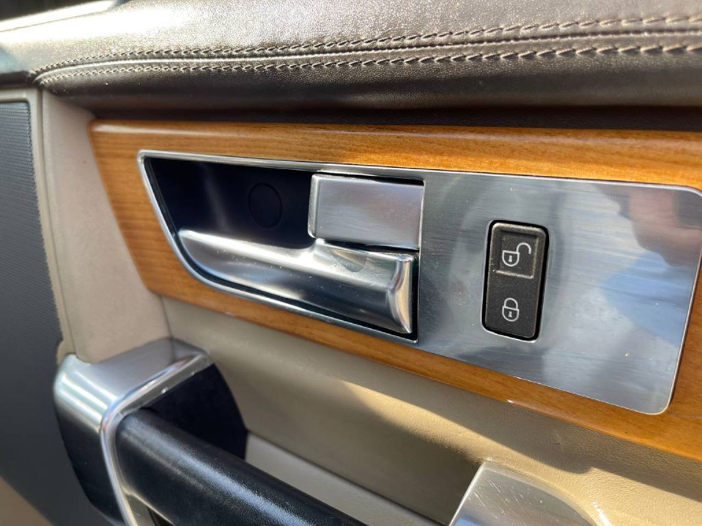 2013 Land Rover LR4 Image 33