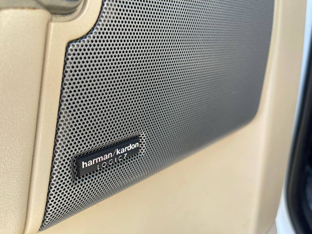2013 Land Rover LR4 Image 41