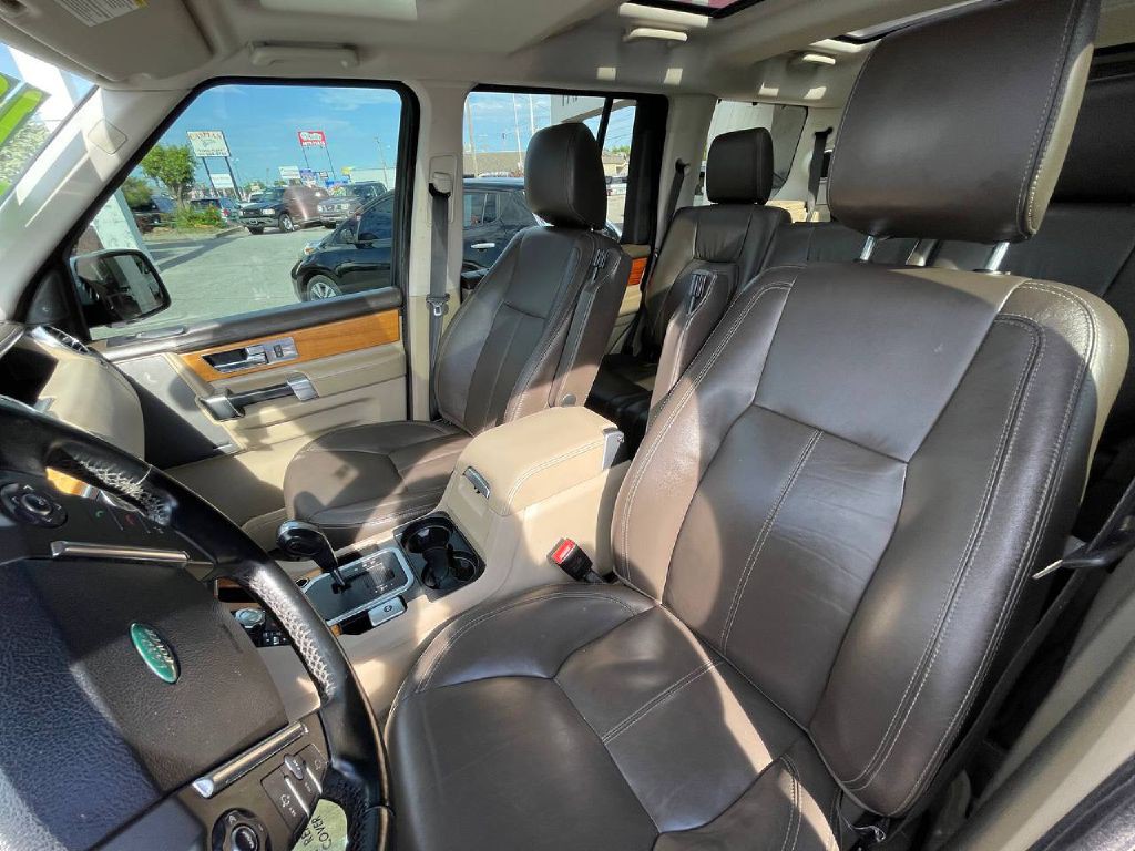 2013 Land Rover LR4 Image 43