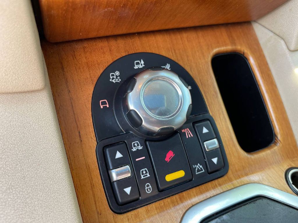 2013 Land Rover LR4 Image 57