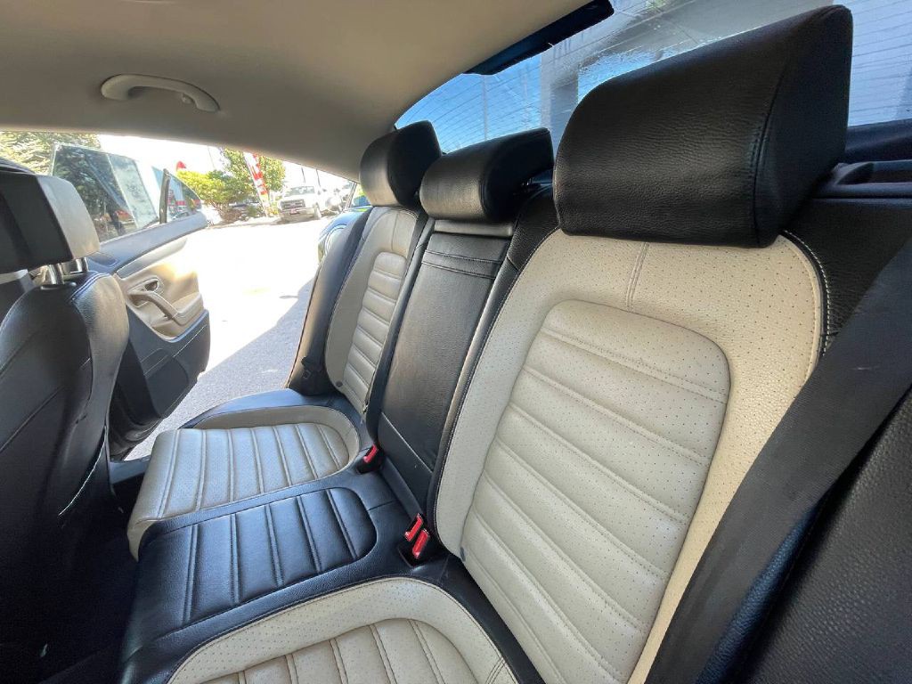 2014 Volkswagen CC Image 11