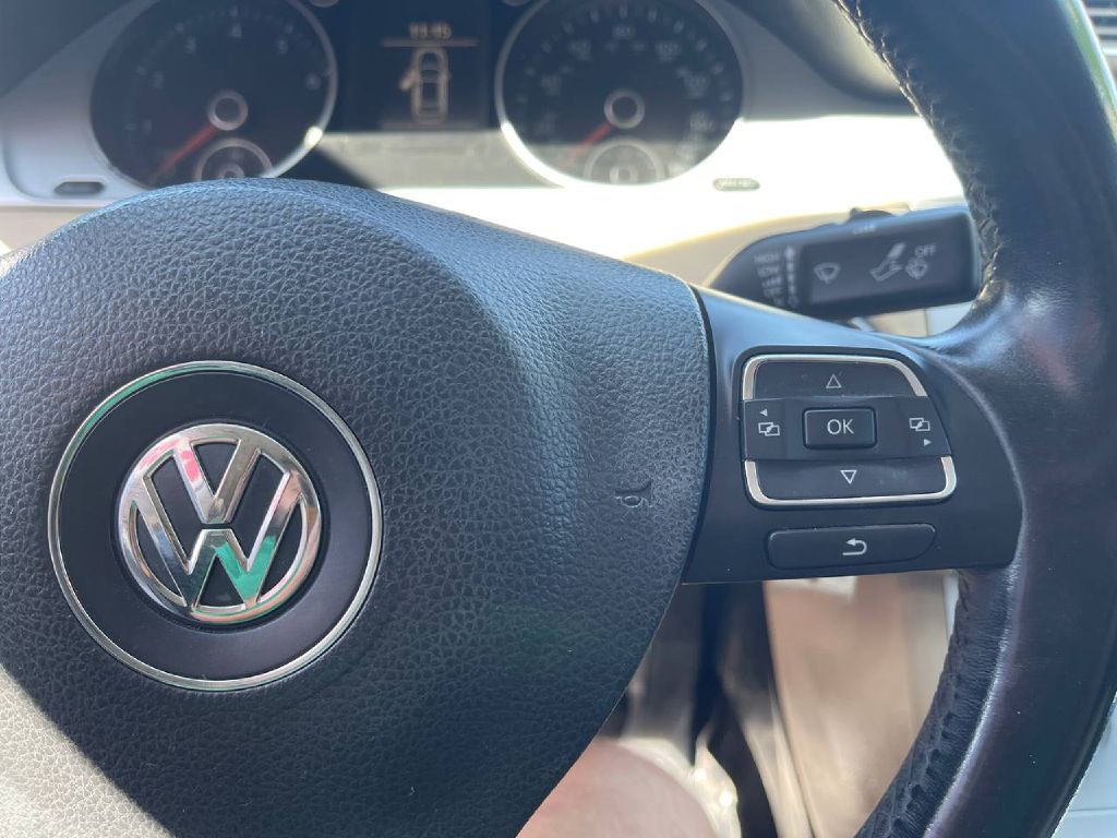 2014 Volkswagen CC Image 29