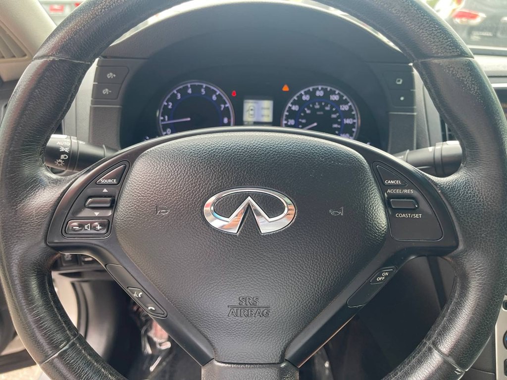 2011 INFINITI G37 Image 27