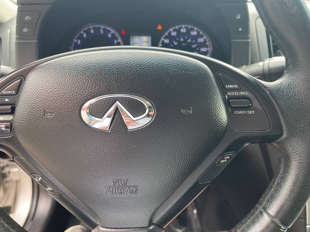 2011 INFINITI G37 Image 29