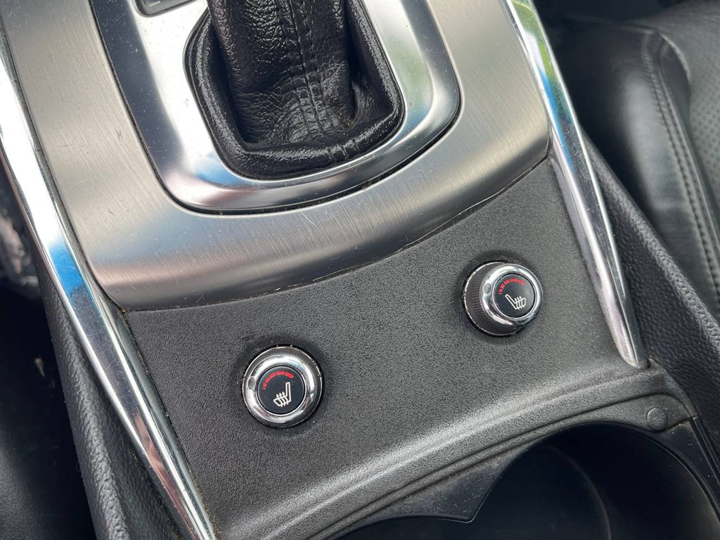 2011 INFINITI G37 Image 36