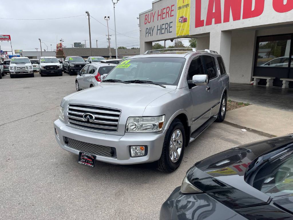 2004 INFINITI QX56 Image 3